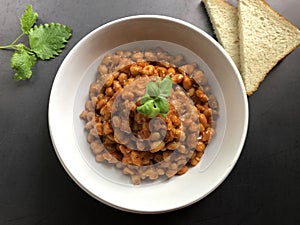 Vegan bean goulash with paprika and marjoram.