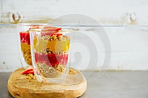 Vegan breakfast jars