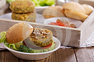 Vegan burgers with lentils and pistashios