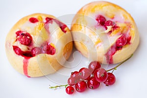 Vegan yeast pastry filled with redcurrants