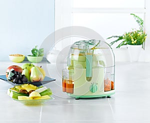 Vegetable juice blender machine