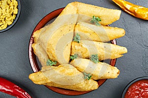 Vegetable samosas