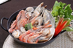 Vegetables seafood chaffy dish