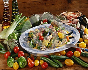 Vegetables with shellfish and curry sauce