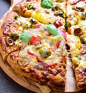 Vegetarian pizza with American thick crust