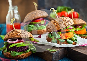 Veggie beet and carrot burgers