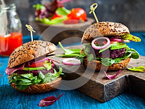 Veggie beet and quinoa burger