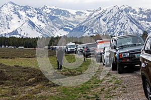 Vehicles and photographers near Pilgrim Creek