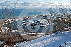 Veiw to Lake Ontario and marine from ScarboroughBluffs in Toronto