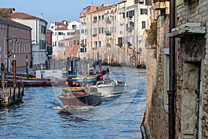 Venetian Serenade: Capturing the Essence of Venice\'s Waterways