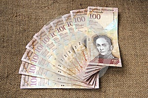 100 Venezuelan bolivares bank note photo