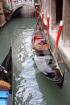 Venice: gondola traffic