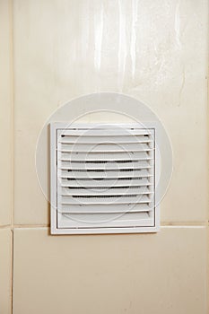 Vent white bathroom ventilation grille