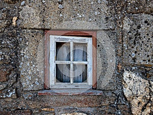 Ventana sin cristales photo