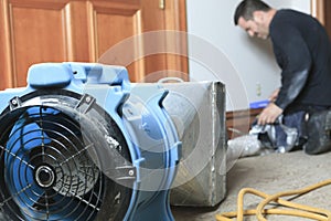 Ventilation cleaner working on a air system