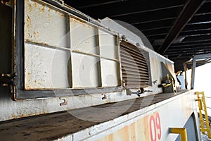 Ventilation opening in hatch covers of the merchant cargo ship