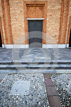 Vergiate italy church sunny daY rose window photo