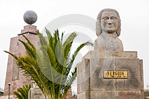 Verguin Statues Ecuador