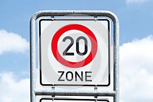 Verkehrsschild Tempo 20-Zone, ZulÃÆÃÂ¤ssige hÃÆÃÂ¶chstgeschwindigkeit photo