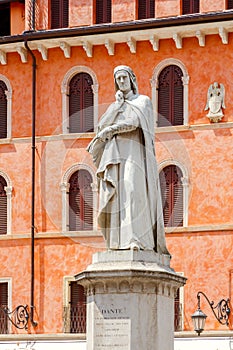 Verona. Dante monument.