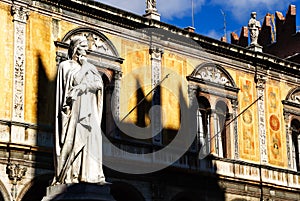 Verona dante statue