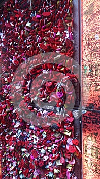 Verona house Romeo Giulia locks love  italy