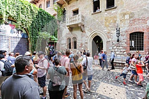 VERONA, ITALY- September 08, 2016: Tourists near house of Juliet Capulet (Giulietta Capuleti)