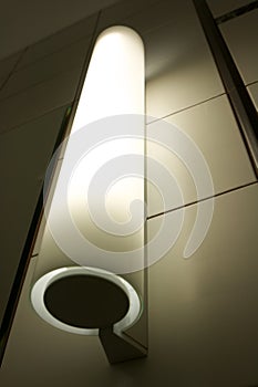 Vertical fluorescent lamp