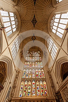 Vertical low angle shot of the inside Bath Abbey in the UK