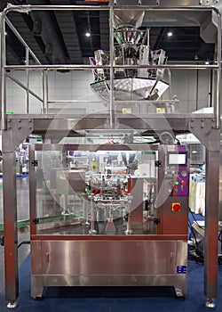 Vertical multihead weigher packaging machine