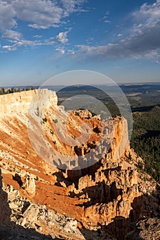 Vertical shot of badlands under the sunlight at the Bryce Canyon National Park in Utah, the US