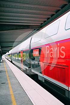Vertical shot of the Paris train in the train station