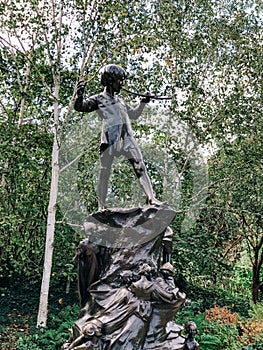 Vertical shot of the Peter Pan Statue
