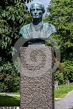 Vertical shot of the statue of Fernanda Nissen in Torshov park