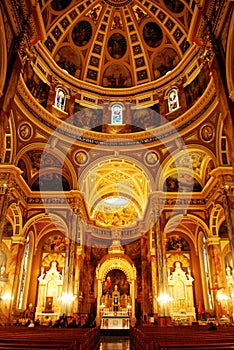 Vertical view of the golden interior of Basilica of Saint Josaphat