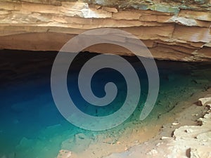 Aterrador está bien cancelar azul Agua adentro cueva,,, condición de  brasil 