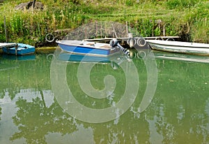 Molto da un fiume il cosidetto estate 