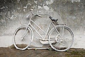 Very old and dusty bicycle