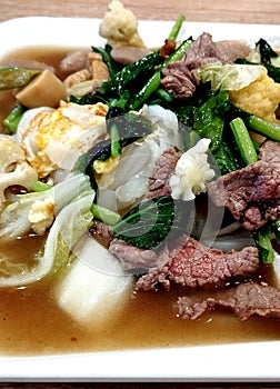 Very tempting beef noodle soup photo