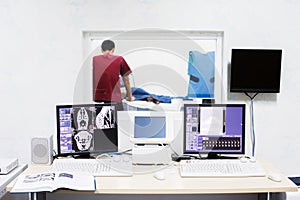 Veterinarian doctor with MRI computer control