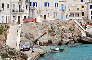 Via Grotte a Levanzo