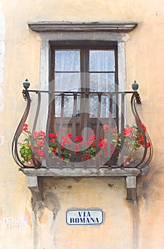 Attraverso Italiano balcone 