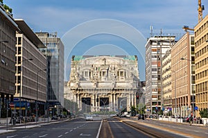 Via Vittor Pisani leading to Milano Centrale