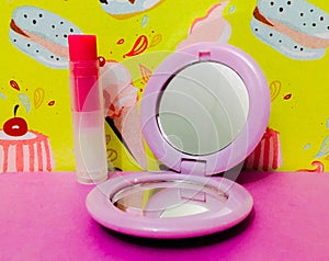 Vibrant Compact Mirror With Lip Balm