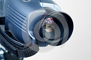 Video camera lens pointing to the right 1