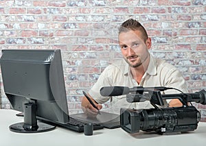 Video editor with computer and professionnal video camera