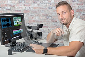 Video editor with computer and professionnal video camera