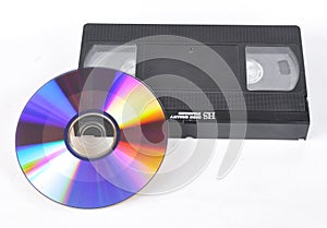 Videokaseta and disk