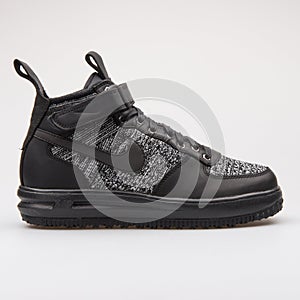 Nike Lunar Force 1 Flyknit Workboot black sneaker