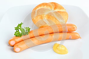 Vienna sausage with roll